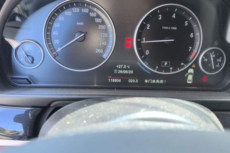 Used BMW 5 Series 2017 520Li Elegant Edition Odometer Close Up