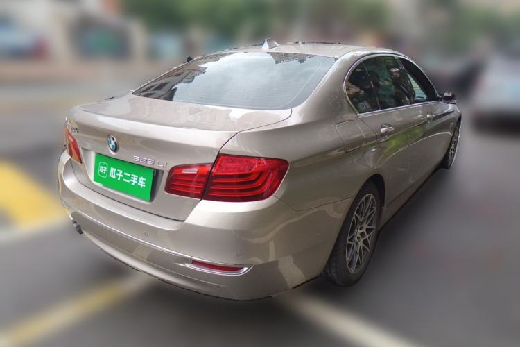 Used BMW 5 Series 2017 525Li Luxury Design Package Rear Right 45 Deg