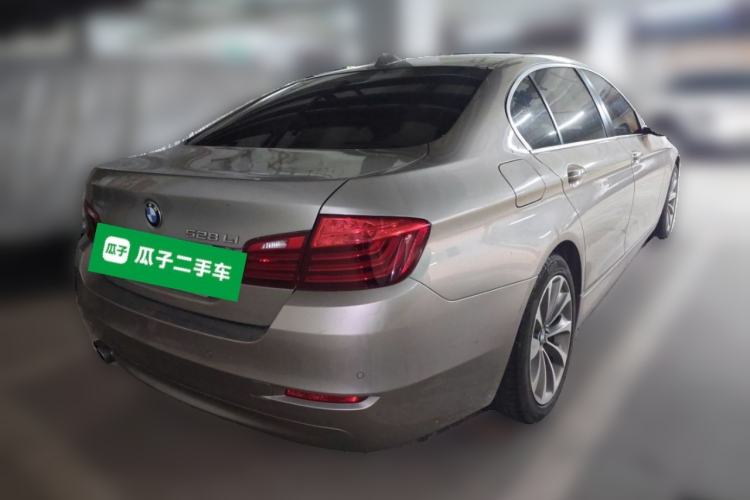 Used BMW 5 Series 2017 528Li Leading Model Rear Right 45 Deg