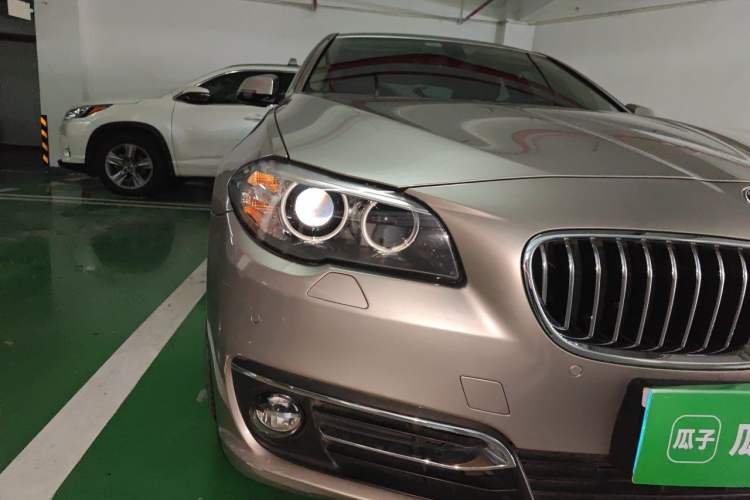 Used BMW 5 Series 2017 525Li Luxury Design Package Right Front Headlight