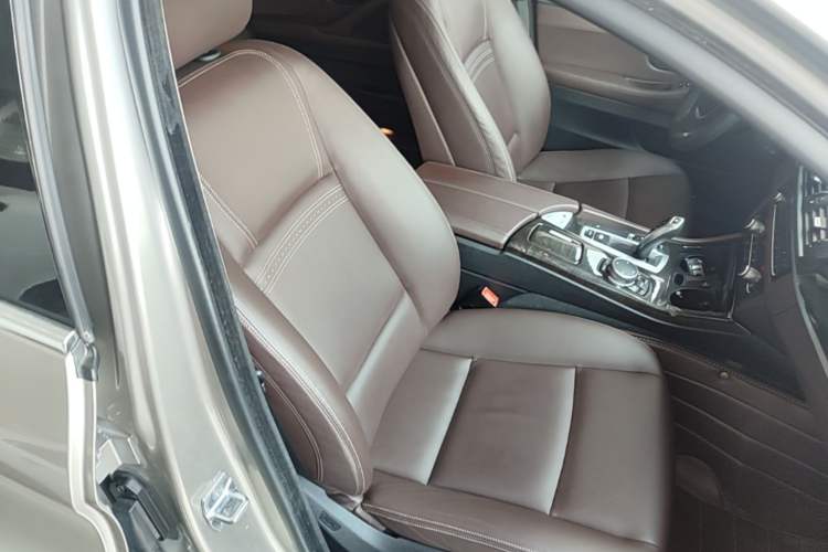 Used BMW 5 Series 2017 525Li Luxury Design Package Right Front Seat