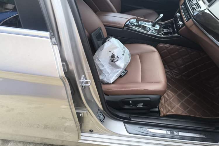 Used BMW 5 Series 2017 525Li Leading Model Right Front Seat