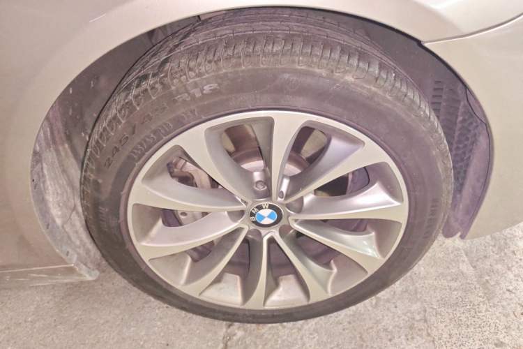 Used BMW 5 Series 2017 528Li Leading Model Right Front Wheel Hub