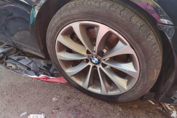 Used BMW 5 Series 2017 525Li Leading Model Right Front Wheel Hub