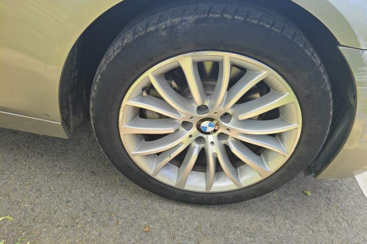 Used BMW 5 Series 2017 525Li Luxury Design Package Right Front Wheel Hub