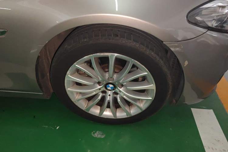 Used BMW 5 Series 2017 525Li Luxury Design Package Right Front Wheel Hub