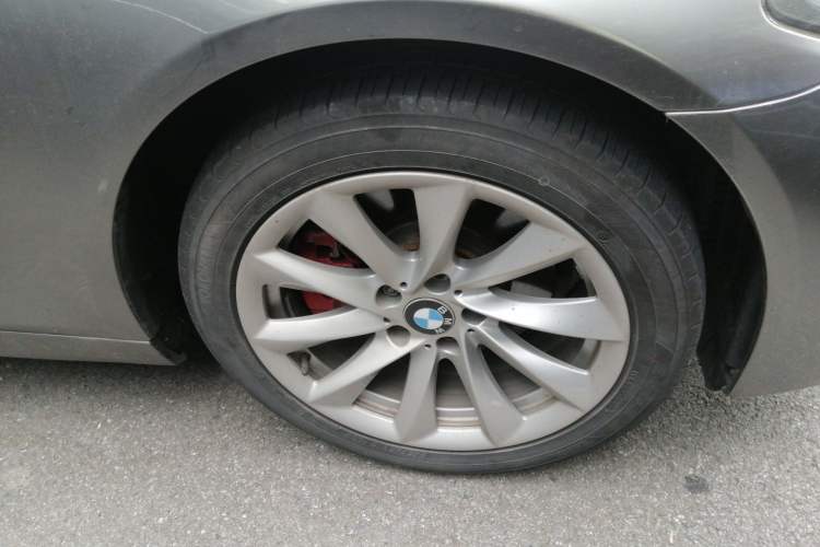 Used BMW 5 Series 2017 520Li Elegant Edition Right Front Wheel Hub