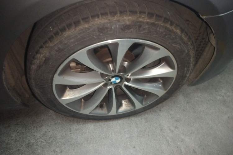 Used BMW 5 Series 2017 525Li Leading Model Right Front Wheel Hub