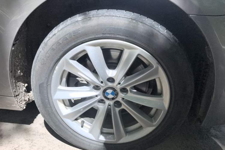 Used BMW 5 Series 2017 520Li Elegant Edition Right Front Wheel Hub