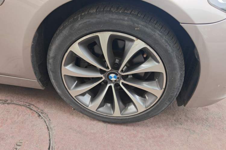 Used BMW 5 Series 2017 525Li Leading Model Right Front Wheel Hub