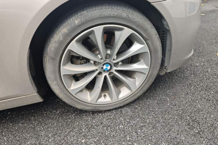 Used BMW 5 Series 2017 525Li Leading Model Right Front Wheel Hub