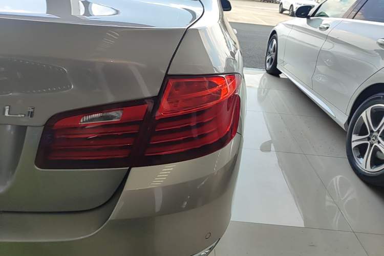 Used BMW 5 Series 2017 525Li Luxury Design Package Right Rear Taillight