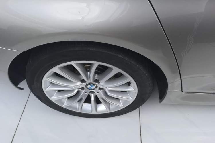 Used BMW 5 Series 2017 525Li Luxury Design Package Right Rear Wheel Hub