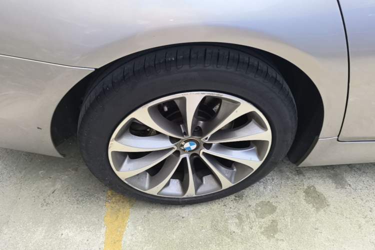 Used BMW 5 Series 2017 525Li Leading Model Right Rear Wheel Hub