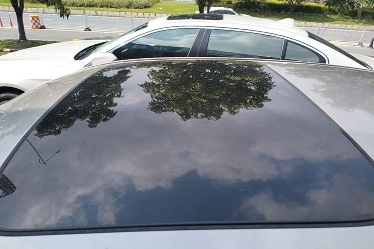 Used BMW 5 Series 2017 525Li Leading Model Roof