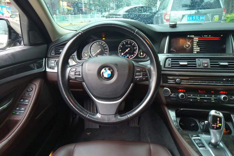 Used BMW 5 Series 2017 525Li Luxury Design Package Steering Wheel