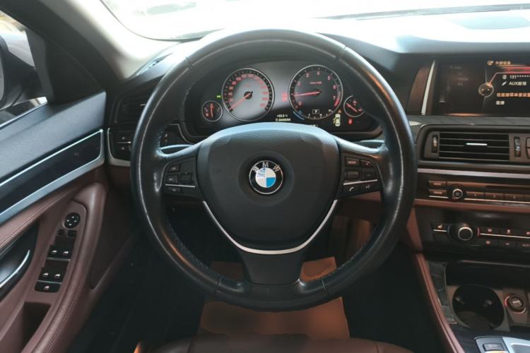 Used BMW 5 Series 2017 520Li Elegant Edition Steering Wheel