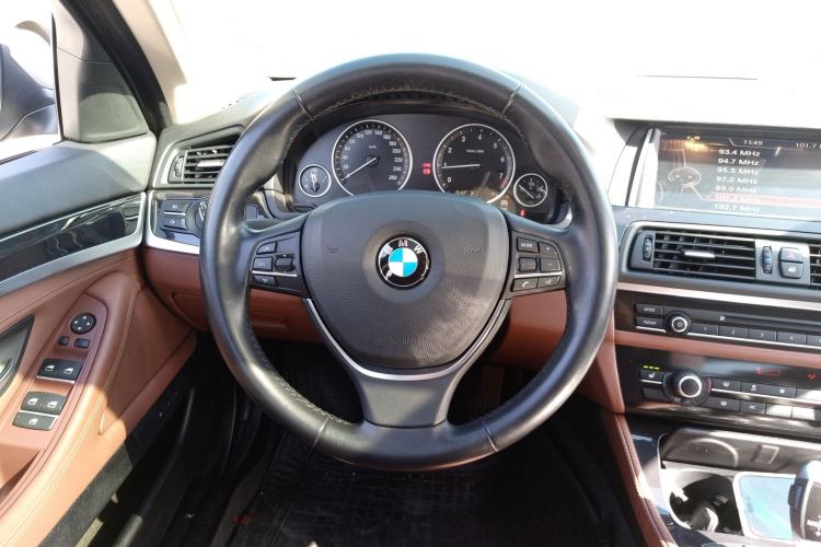 Used BMW 5 Series 2017 520Li Elegant Edition Steering Wheel