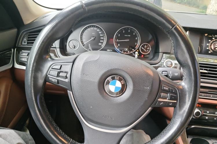 Used BMW 5 Series 2017 525Li Leading Model Steering Wheel