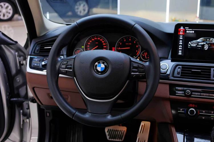 Used BMW 5 Series 2017 520Li Elegant Edition Steering Wheel