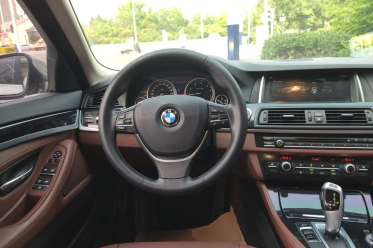Used BMW 5 Series 2017 520Li Elegant Edition Steering Wheel