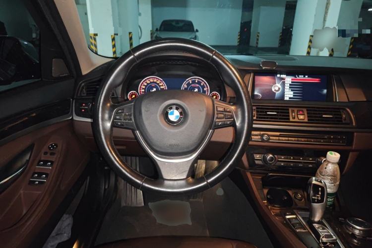 Used BMW 5 Series 2017 525Li Luxury Design Package Steering Wheel