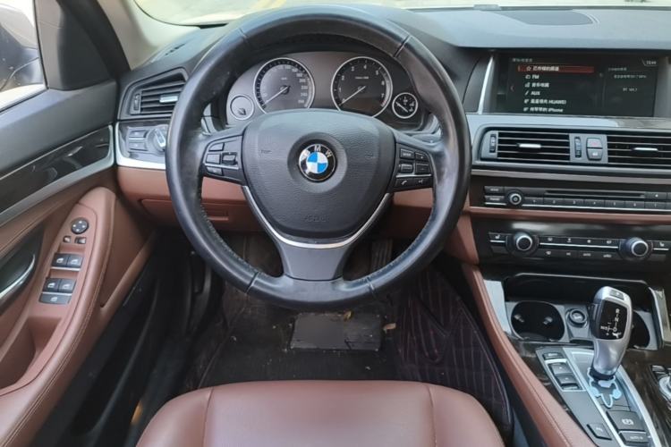 Used BMW 5 Series 2017 525Li Leading Model Steering Wheel