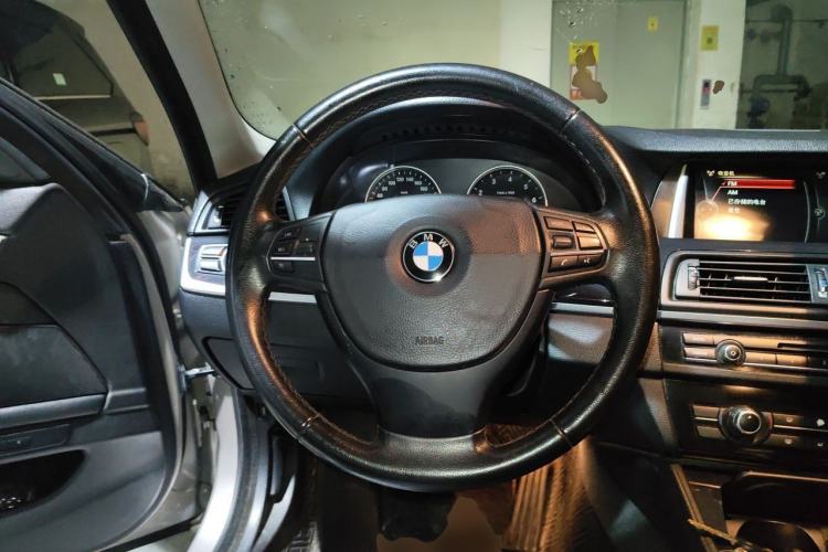Used BMW 5 Series 2017 520Li Elegant Edition Steering Wheel