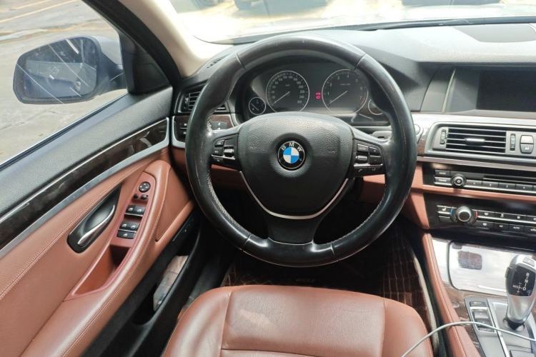 Used BMW 5 Series 2017 525Li Leading Model Steering Wheel