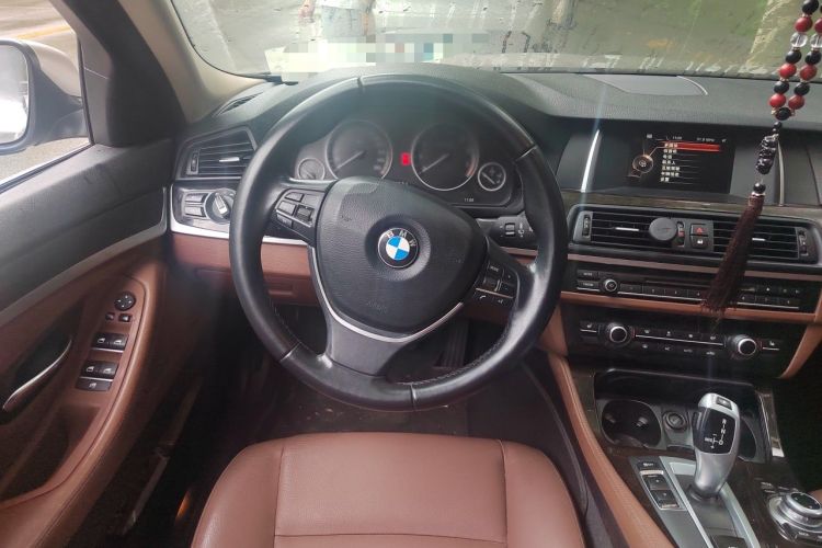 Used BMW 5 Series 2017 525Li Leading Model Steering Wheel