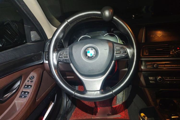 Used BMW 5 Series 2017 525Li Luxury Design Package Steering Wheel