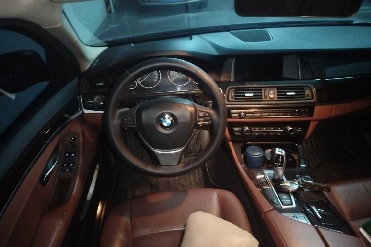 Used BMW 5 Series 2017 525Li Leading Model Steering Wheel