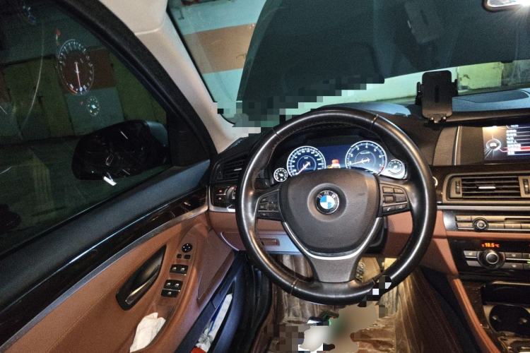Used BMW 5 Series 2017 525Li Leading Model Steering Wheel