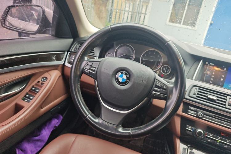 Used BMW 5 Series 2017 525Li Leading Model Steering Wheel