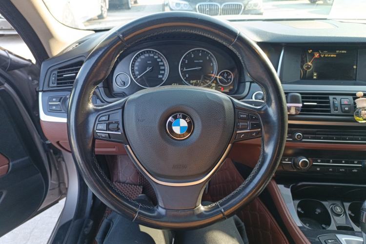 Used BMW 5 Series 2017 520Li Elegant Edition Steering Wheel