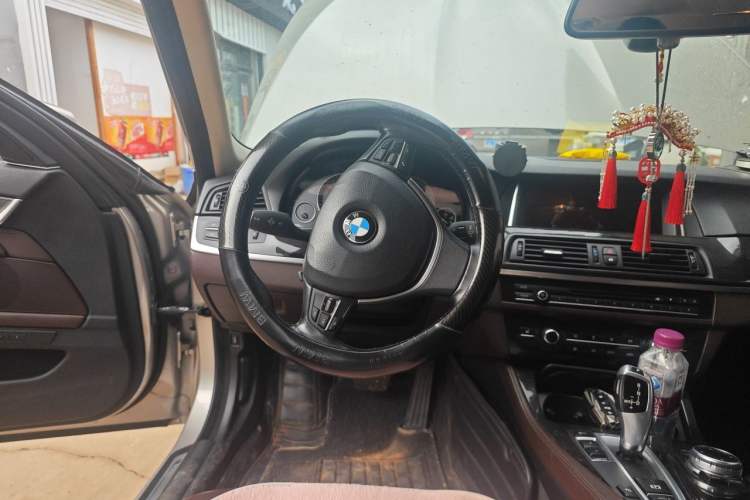Used BMW 5 Series 2017 525Li Luxury Design Package Steering Wheel