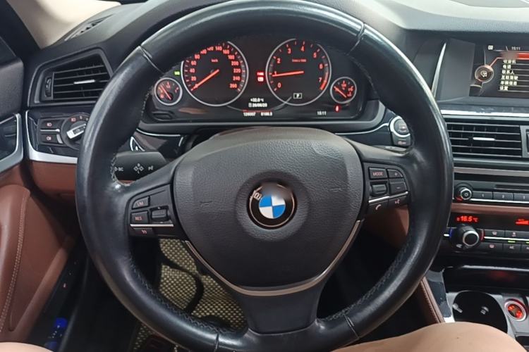 Used BMW 5 Series 2017 520Li Elegant Edition Steering Wheel