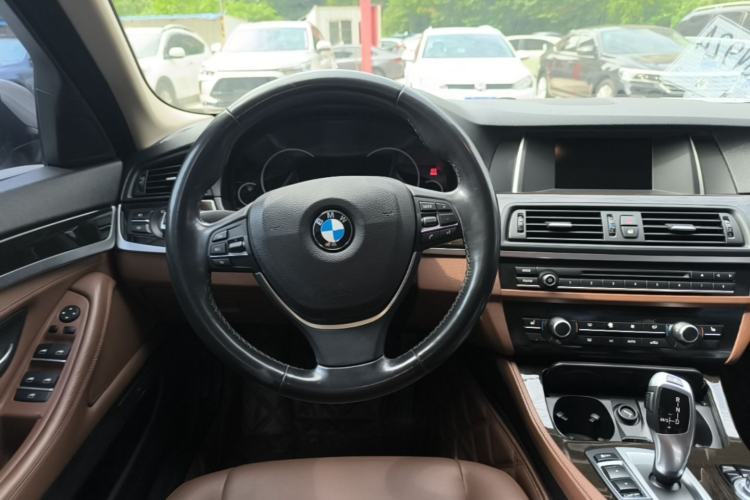 Used BMW 5 Series 2017 525Li Leading Model Steering Wheel