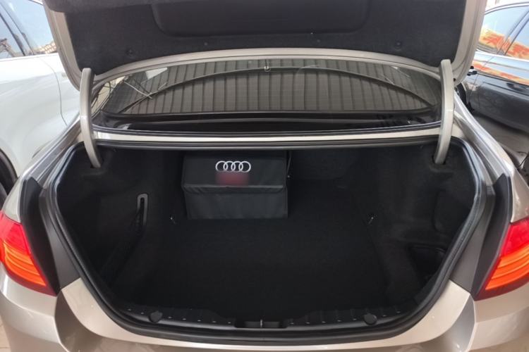 Used BMW 5 Series 2017 520Li Elegant Edition Trunk