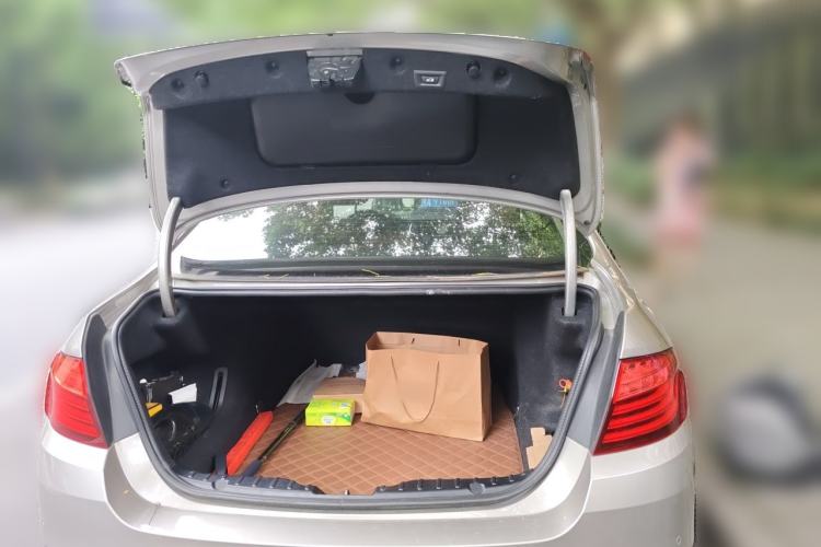 Used BMW 5 Series 2017 525Li Leading Model Trunk