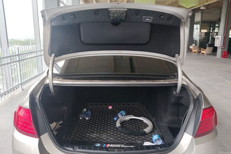 Used BMW 5 Series 2017 528Li Leading Model Trunk