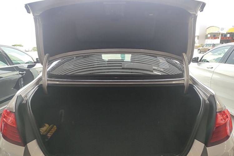 Used BMW 5 Series 2017 525Li Luxury Design Package Trunk