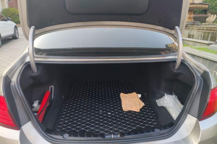 Used BMW 5 Series 2017 520Li Elegant Edition Trunk