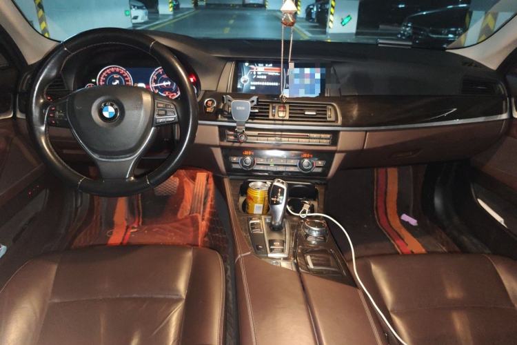Used BMW 5 Series 2017 525Li Luxury Design Package Center Console