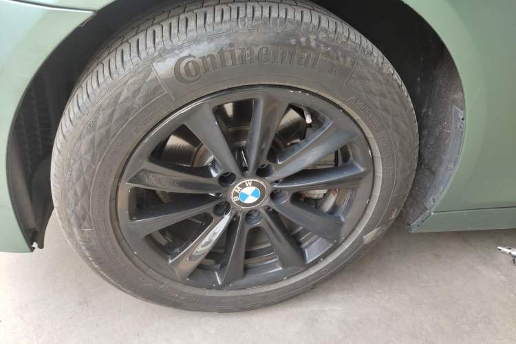 Used BMW 5 Series 2017 520Li Elegant Edition Left Front Wheel Hub