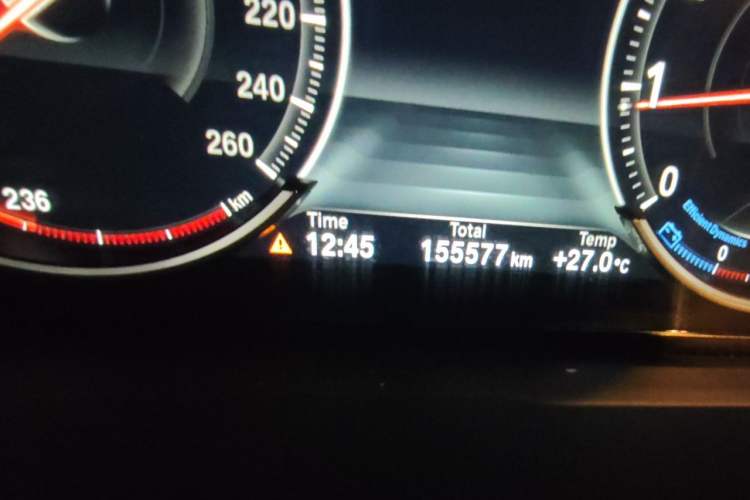 Used BMW 5 Series 2017 525Li Luxury Design Package Odometer Close Up