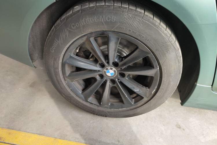 Used BMW 5 Series 2017 520Li Elegant Edition Right Rear Wheel Hub
