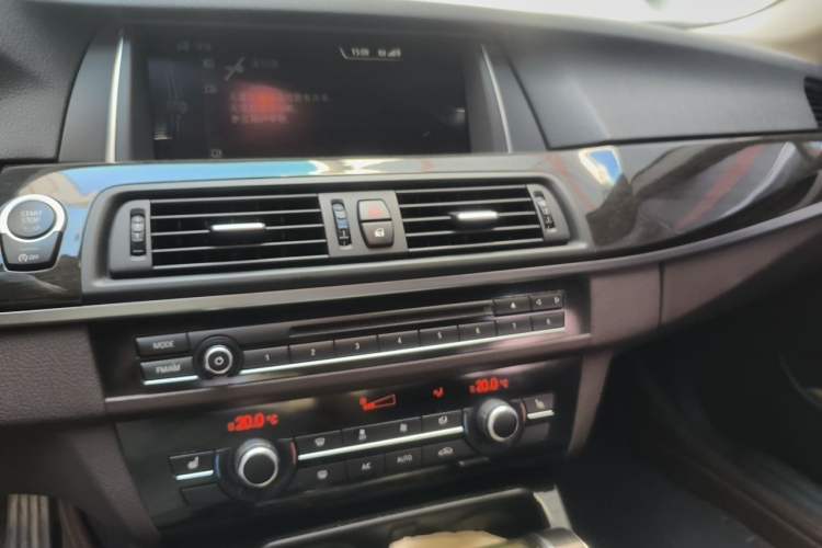 Used BMW 5 Series 2017 525Li Luxury Design Package Audio And AC Panel