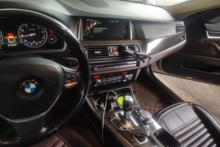 Used BMW 5 Series 2017 525Li Luxury Design Package Audio And AC Panel