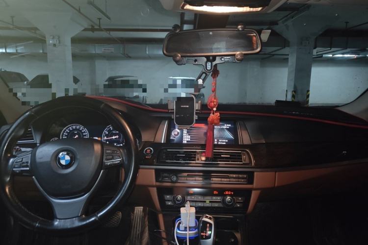 Used BMW 5 Series 2017 528Li Leading Model Center Console